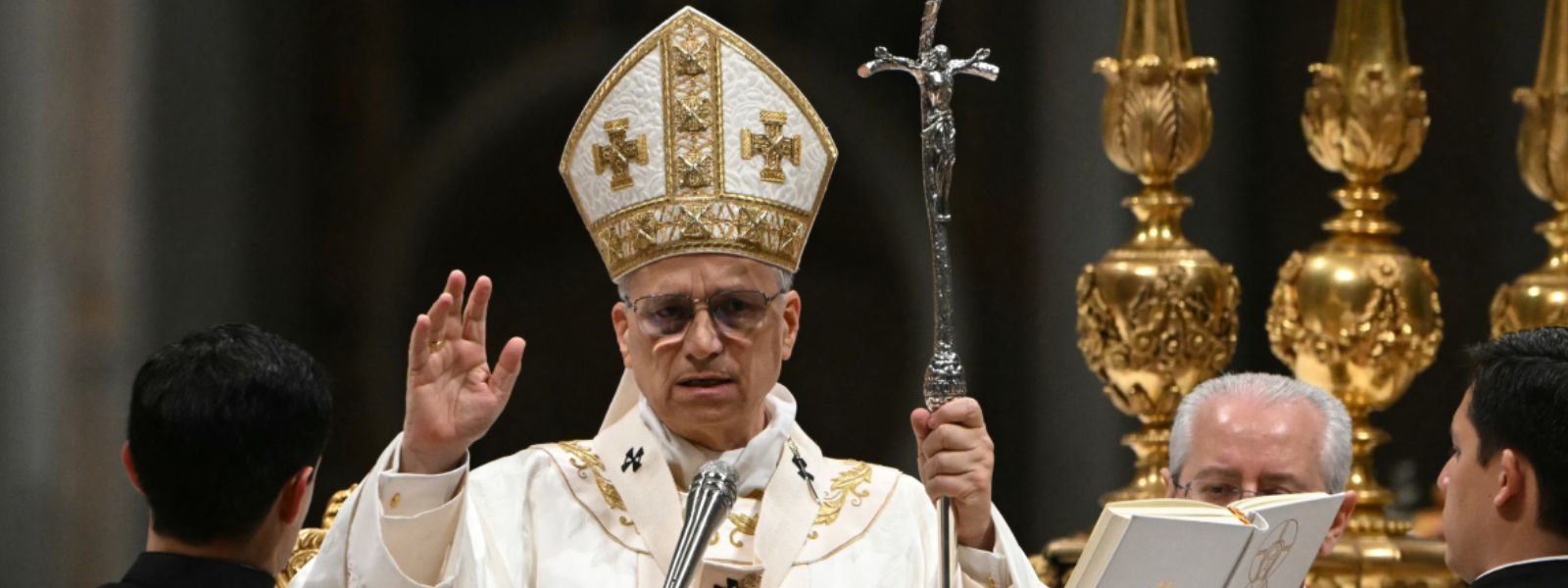 Pope Calls for Harmony and Peace at Easter Vigil